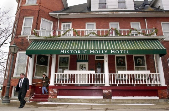 HollyHotel